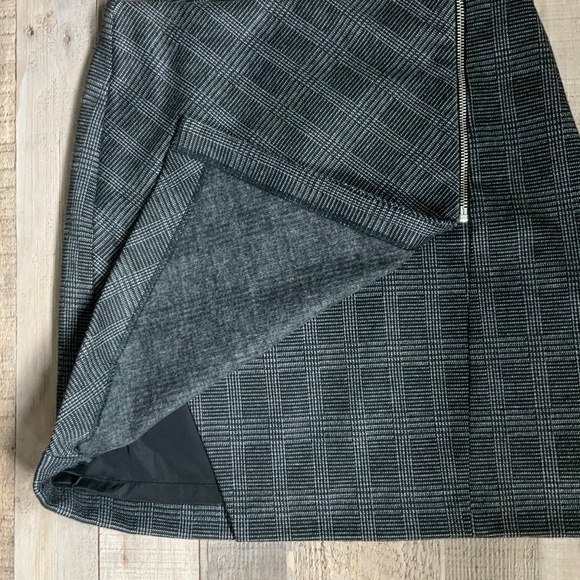 Loft Grey White Plaid Knit Faux Wrap Short Skirt SZ 4P - Picture 5 of 10